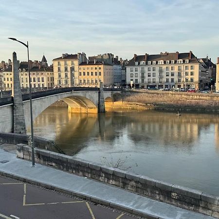 Appartement Avec Magnifique Vue Sur La Saone Et Son Balcon Chalon-sur-Saone Exterior photo